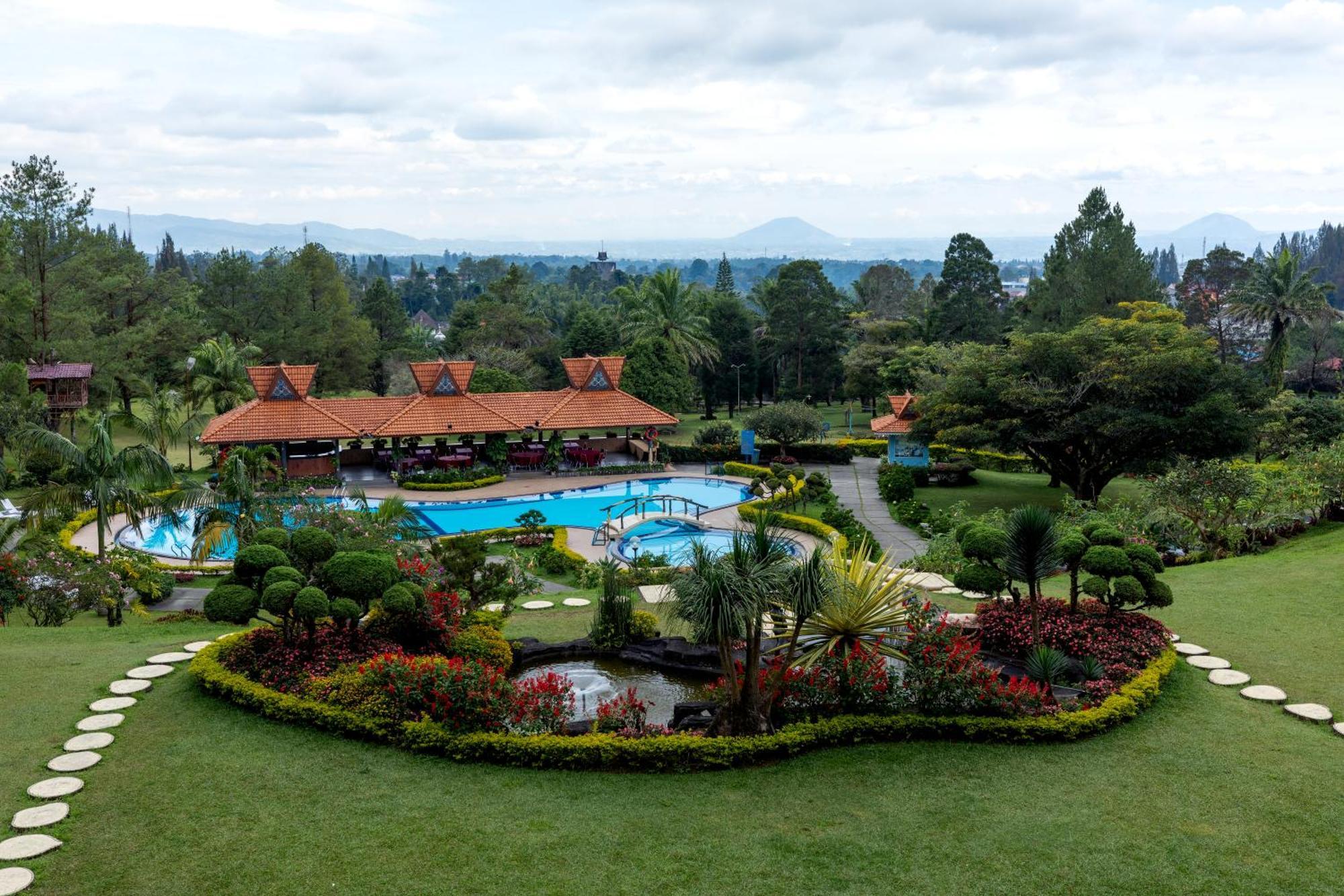 Sinabung Hills 4*